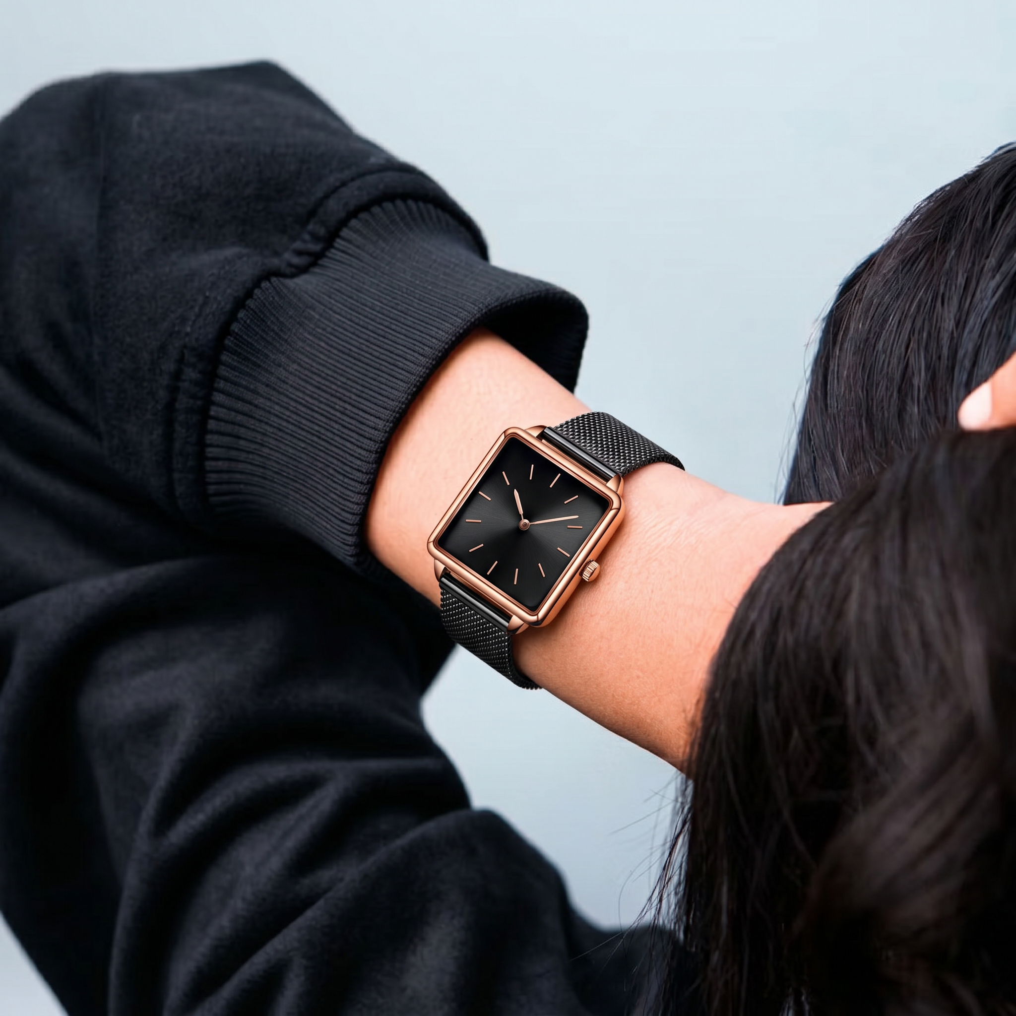 Luvier™ NoirFrame Signature Watch