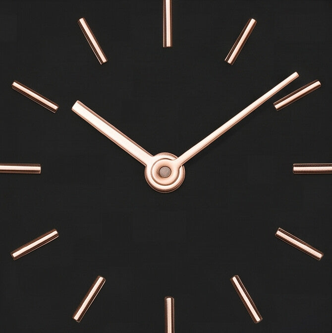 Luvier™ NoirFrame Signature Watch
